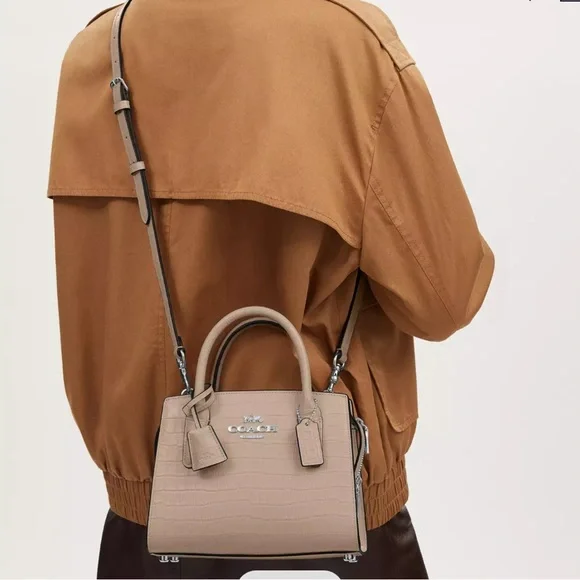 Andrea Carryall Bag
$478 - Picture 2 of 11